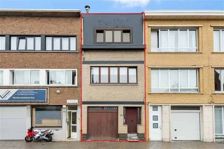 Rijwoning 4 slaapkamers grote tuin garage te koop