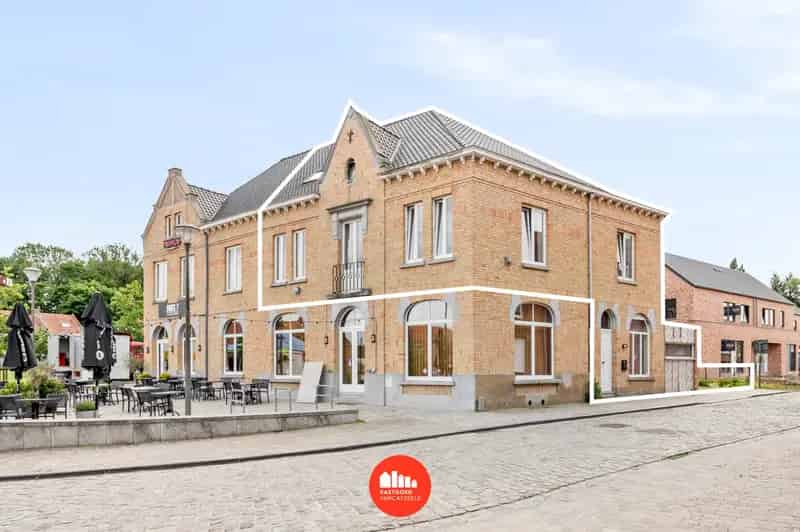 Huis te koop gerenoveerd dorpsplein Kemmel