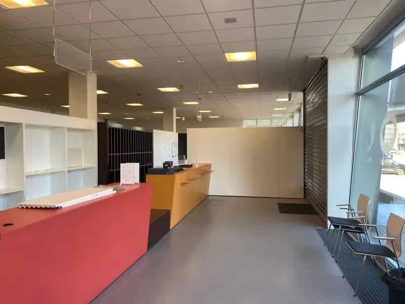 Toonzaal Magazijn Parkeermogelijkheden te Huur