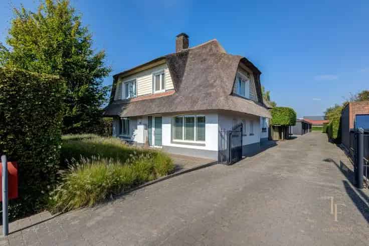 Villa te Koop Kontich: Magazijn Garage 12+ Parkeren