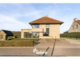 Kantoorruimte met Duplex Appartement te Koop Tielt