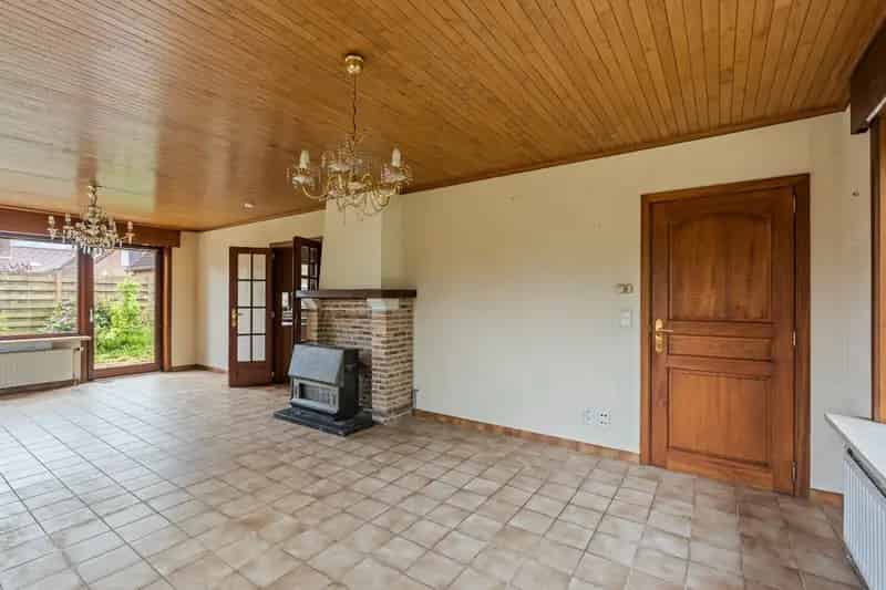 Woning 3 slaapkamers grote garage tuin 662m2