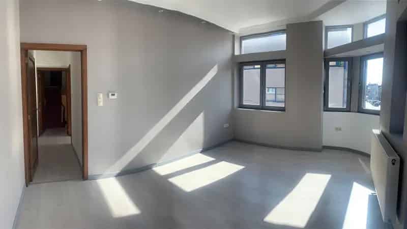 Huis te koop Sint-Amandsberg: Opbrengsteigendom met cafe en appartement