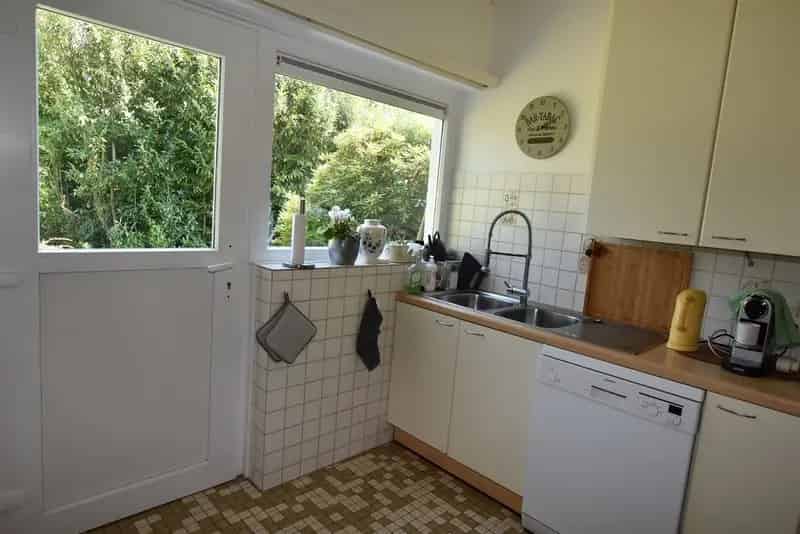 Bungalow te koop: Rustige ligging, 2 slaapkamers, tuin