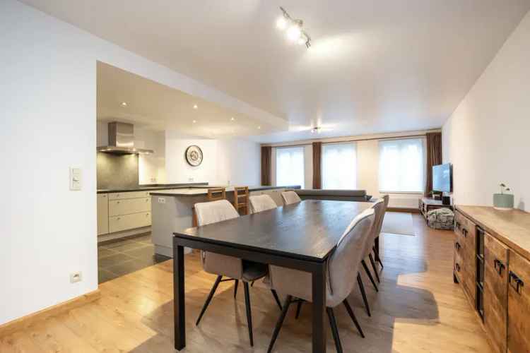Ruim appartement te koop Hoogstraten 3 slaapkamers parking