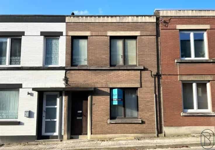 Huis Te Koop 2 Slaapkamers Tuin Verhuurd