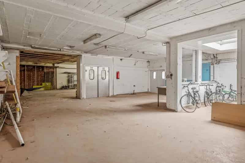 Ruim Magazijn 441m2 Lier