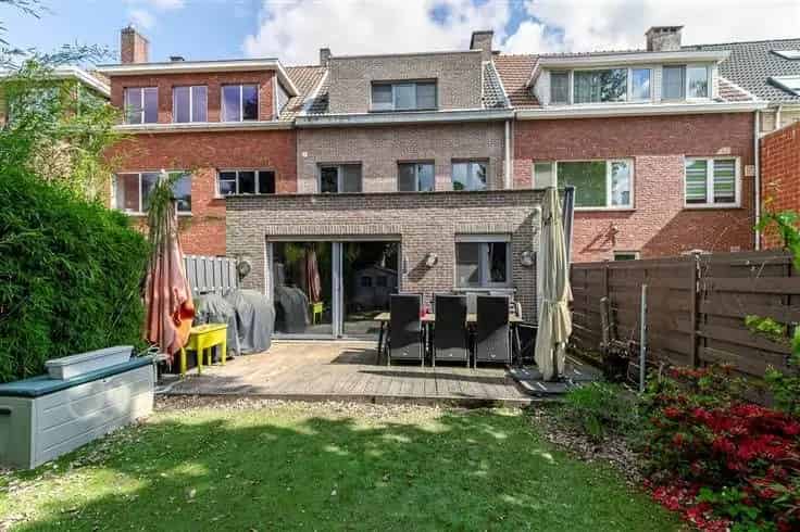 Ruime gezinswoning te Kapellen 5 slaapkamers 2 badkamers Garage Tuin
