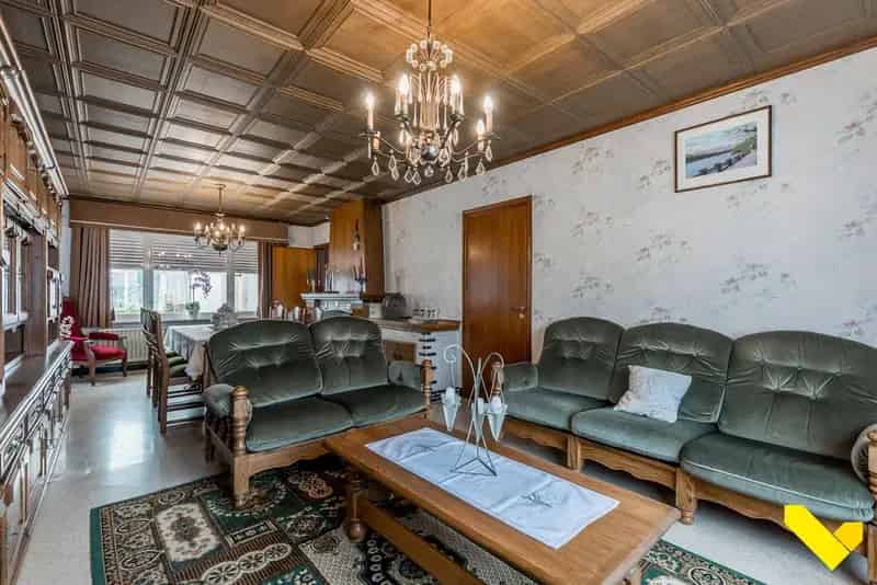 Goed Gelegen Woning Met Grote Tuin te Renoveren