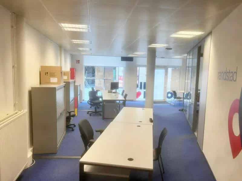 Te Huur Commercieel Gelijkvloers Halle Centrum
