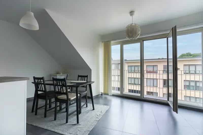 Dakappartement te koop Vrasene 2 slaapkamers terras carport