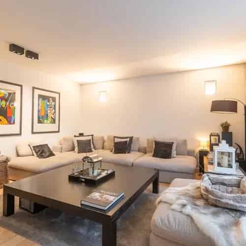 Moderne woning met praktijkruimte te Mariakerke