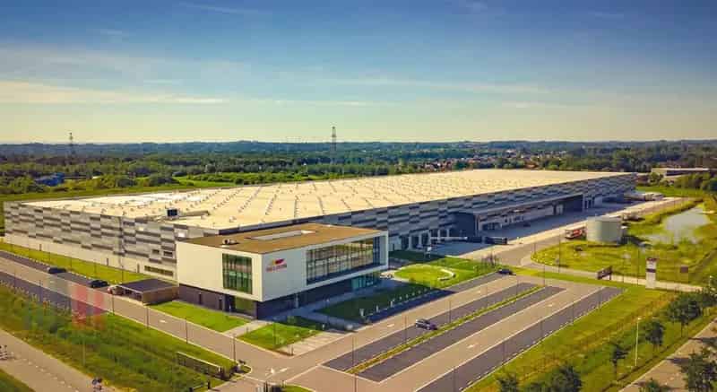 Bedrijfsgebouw te huur Bornem 9012m2 magazijn 600m2 kantoor