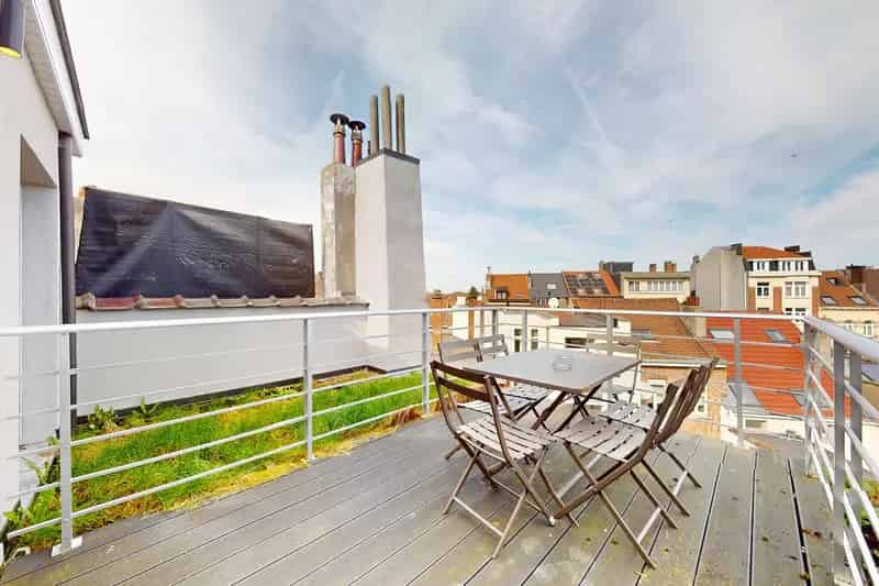 Appartement met vijf slaapkamers in Schaerbeek