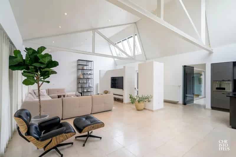Gelijkvloerse woning hoge plafonds Dilsen Stokkem
