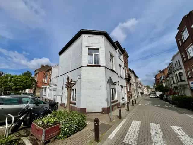 Huis te Evere 2 slaapkamers 151m2