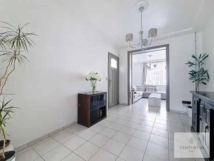 Huis Te Koop 5 Slaapkamers Terras Binnenplaats