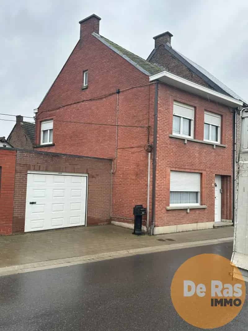 Gezellige Familiewoning te Wanzele met Garage en Zolderpotentieel