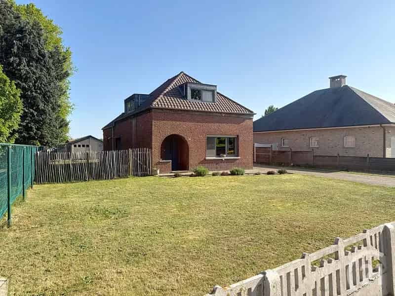 Huis te koop Morkhoven: Instapklare woning met tuin