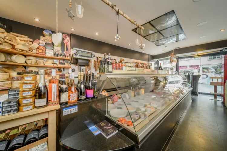 Handelspand met gezinswoning te koop Aalst