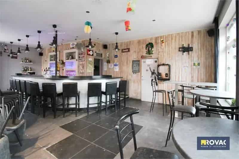 Handelspand te Huur Izegem - Café met faciliteiten