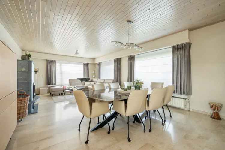 Huis te koop: Ruime gezinswoning met zwembad