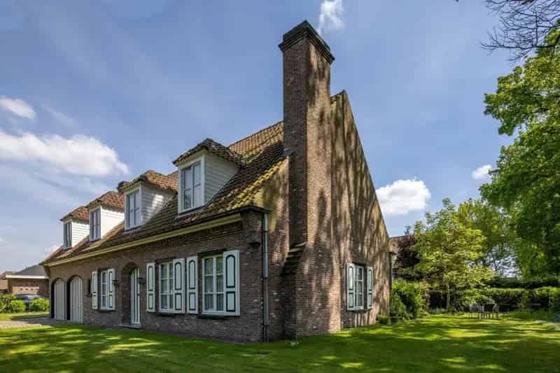 Ruime Villa te Koop in Lievegem
