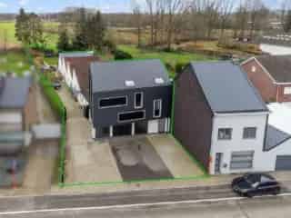 Handelspand te koop Ninove - 250m² kantoorruimte, 4 slaapkamers, tuin