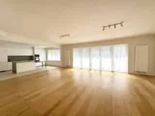 Gelijkvloersappartement te huur Ukkel 4 slaapkamers tuin terras