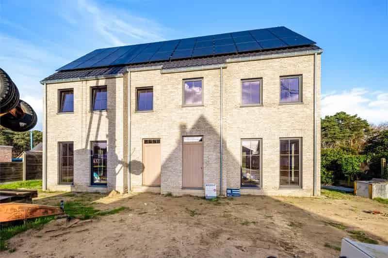 Huis te koop Eksel: Casco+ woning met 18 zonnepanelen