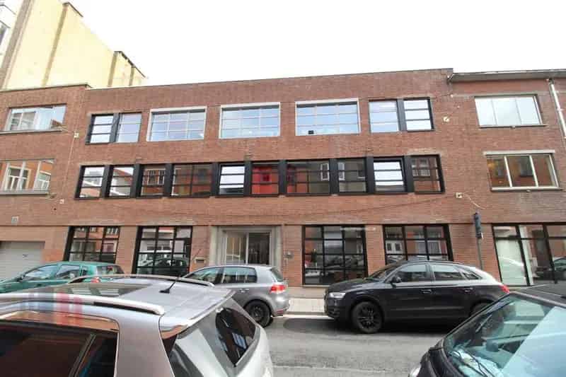 Kantoren te huur Gent: 9 werkplekken, full-service, E17