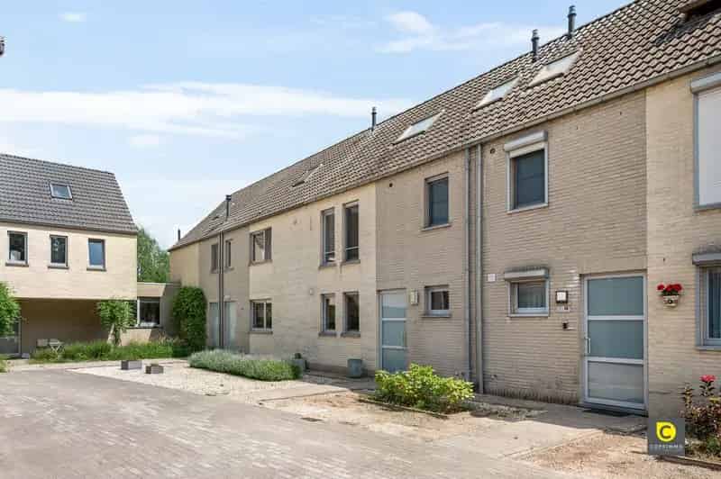Recente Instapklare Woning te Hoboken 3 slaapkamers