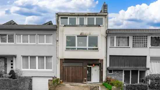 Grande maison avec jardin, garage, terrasse, 4 chambres