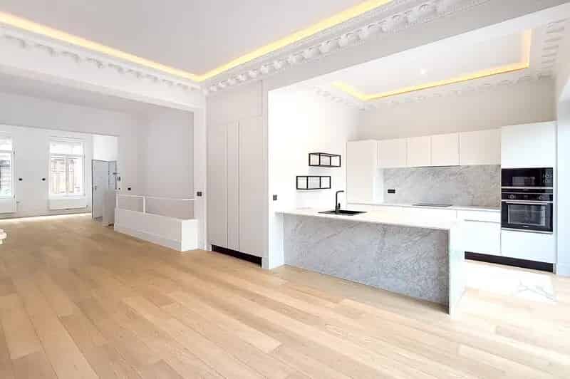 Appartement te Ixelles: 4 slaapkamers, tuin, 2 garages