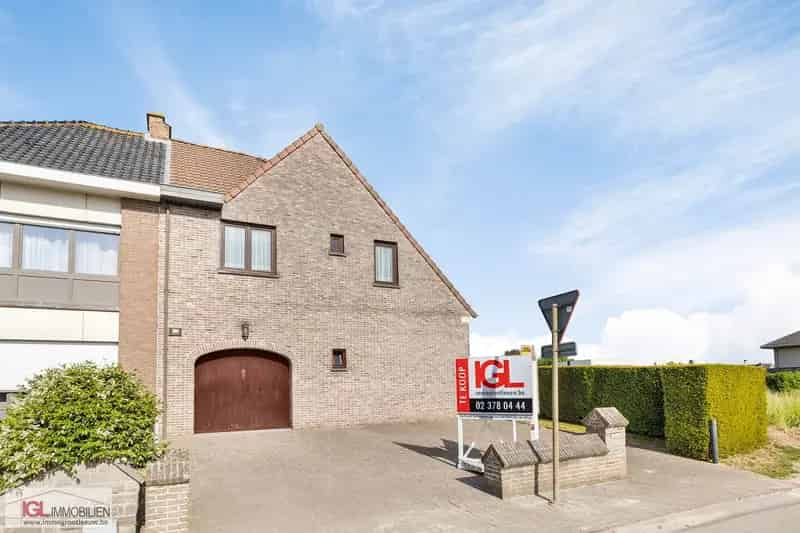 Charmante Driegevelwoning Lennik Centrum