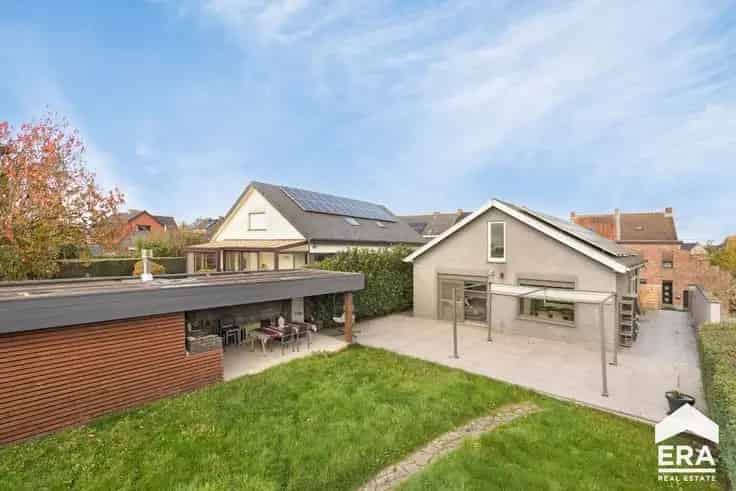 Villa te koop in Obaix: 4 slaapkamers, tuin, zonnepanelen