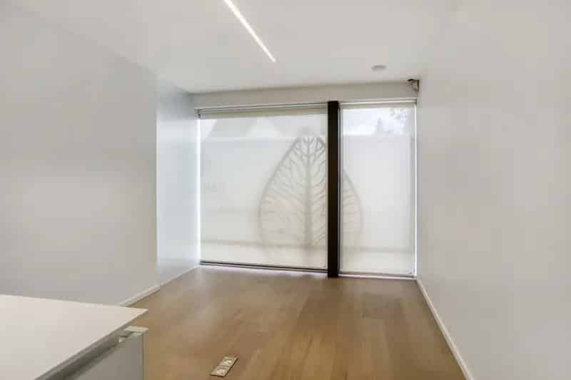 Gelijkvloerse Praktijkruimte 110m² te Huur
