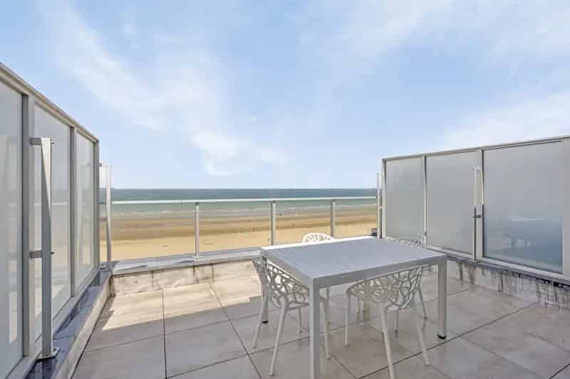 Gerenoveerde Penthouse te Huur De Panne Zeezicht