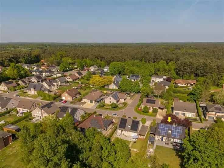 Huis te Koop: Rustige gezinswoning met 3 slaapkamers en 24 zonnepanelen