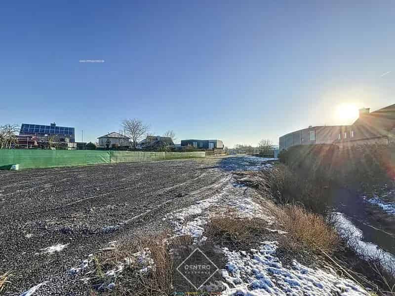 Projectgrond Roeselare 4075m² met Woning 214m² en Garages