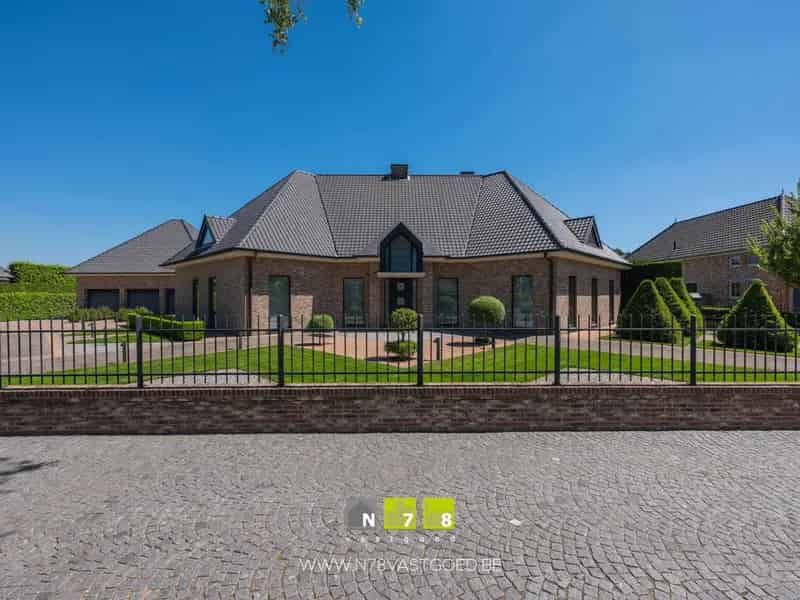 Villa te koop in Bree 4 slaapkamers zwembad