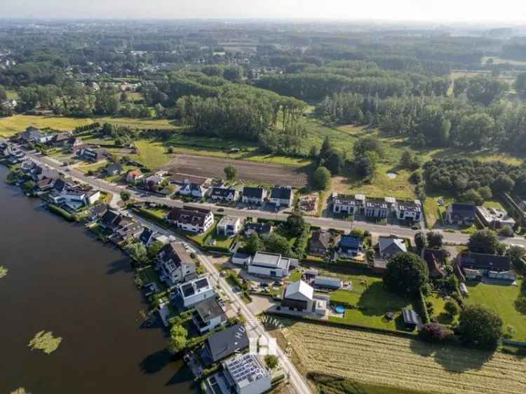 Unieke grond nabij het Donkmeer met verzicht