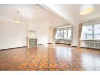 Appartement te Koop Laken 2 Slaapkamers 110m2