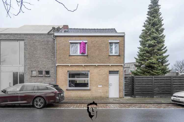 Huis te huur met ruime tuin in Koestraat 106, perfect voor renovatie