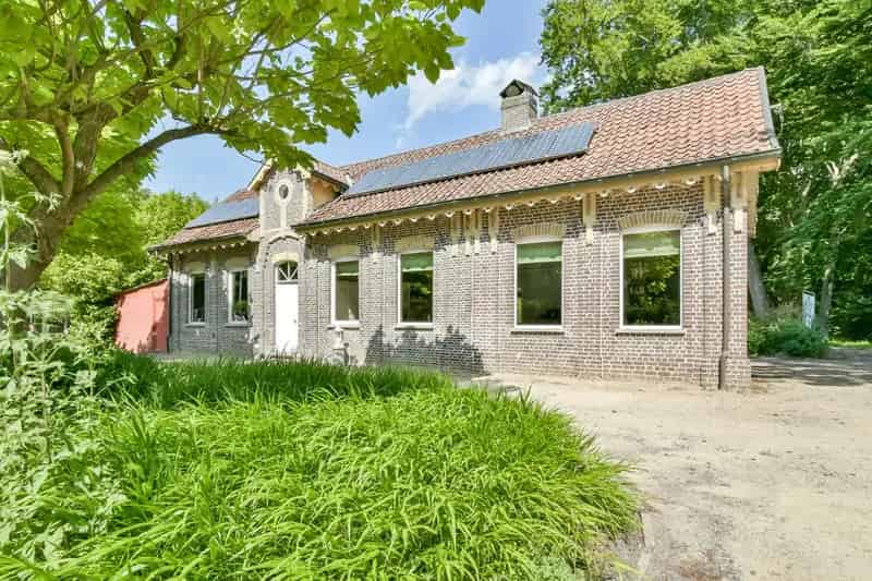 Huis te koop Oostkamp: Landelijke charme met 3 slaapkamers en 28690m² grond