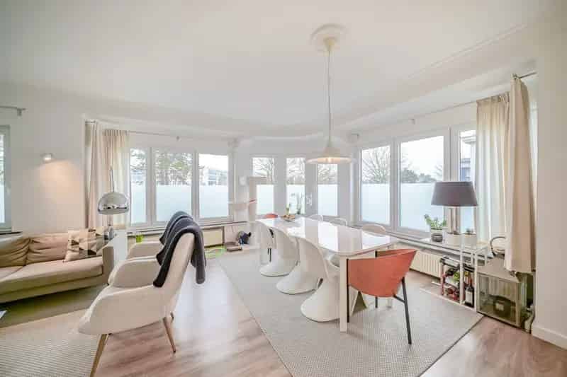 Hoekwoning 4 slaapkamers 4 garages