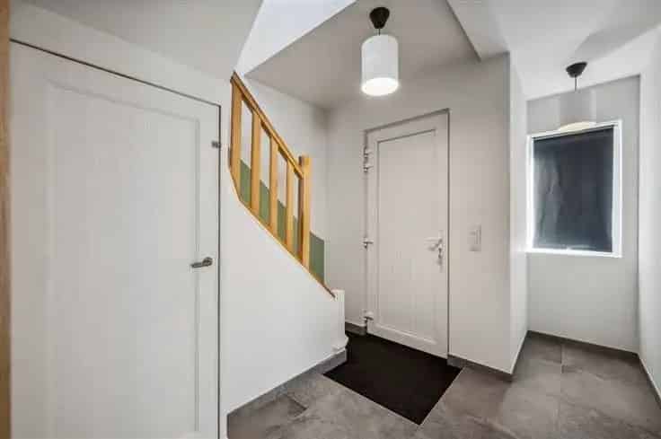 Huis Te Koop 3 slaapkamers 2 badkamers bureel tuin
