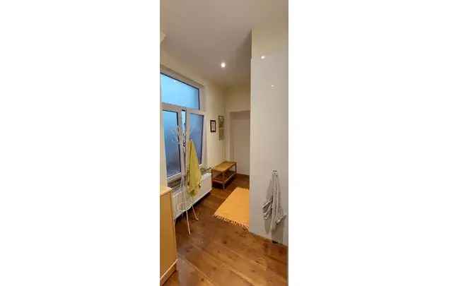 Huur 2 slaapkamer appartement van 120 m² in Brussels