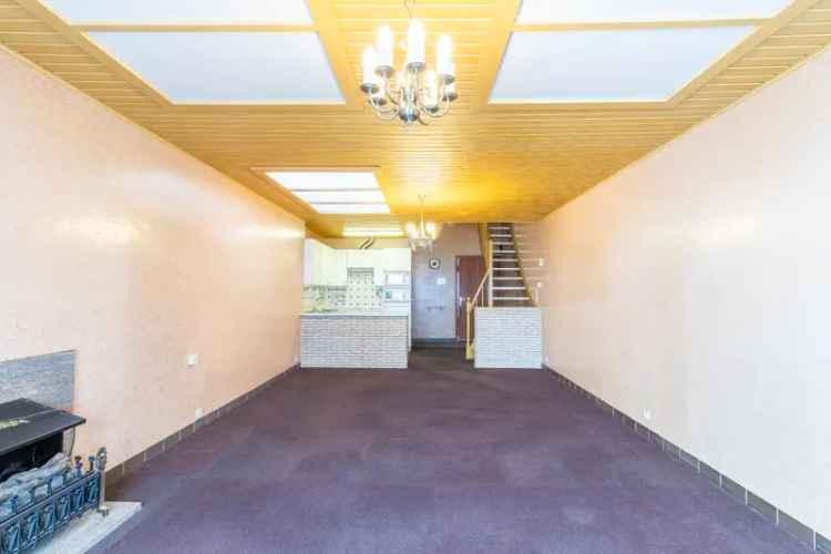 Huis te koop: 2 slaapkamers, tuin, garage, nabij winkels
