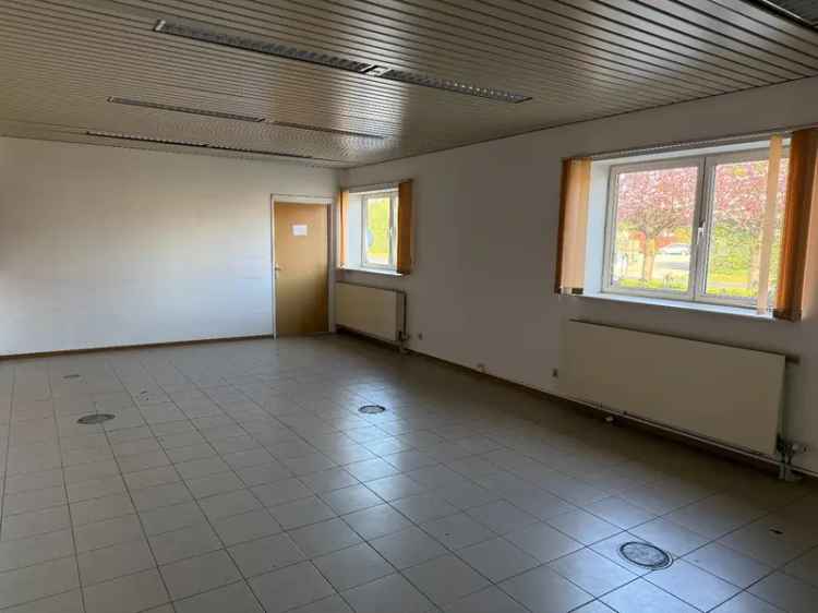 Kantoorgebouw te Essen met Opslag